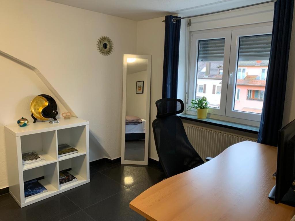 Guenstige Zimmer-unterkunft Mit Gemeinschaftsbad Apartment *