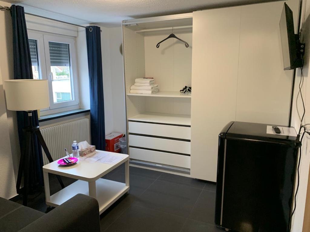 Guenstige Zimmer-unterkunft Mit Gemeinschaftsbad