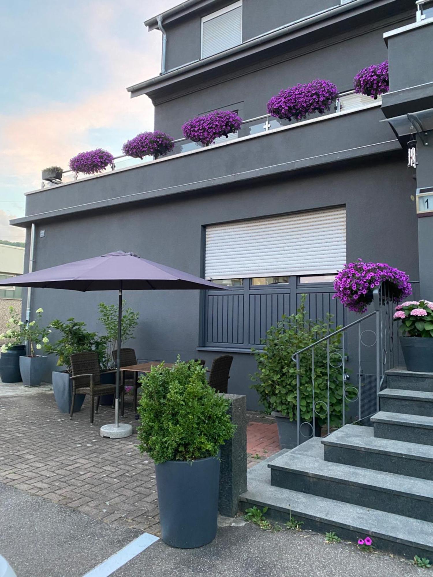 Guenstige Zimmer-unterkunft Mit Gemeinschaftsbad Apartment *